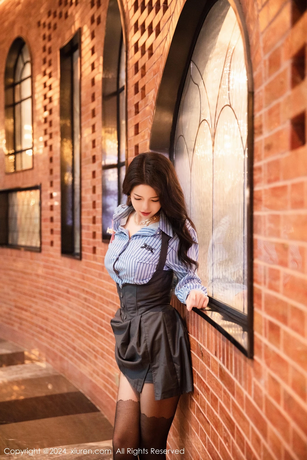 [[XiuRen秀人网]秀人网]No.7979_模特大美妞儿半脱露性感白色内衣配超薄黑丝秀完美身材诱惑写真82P