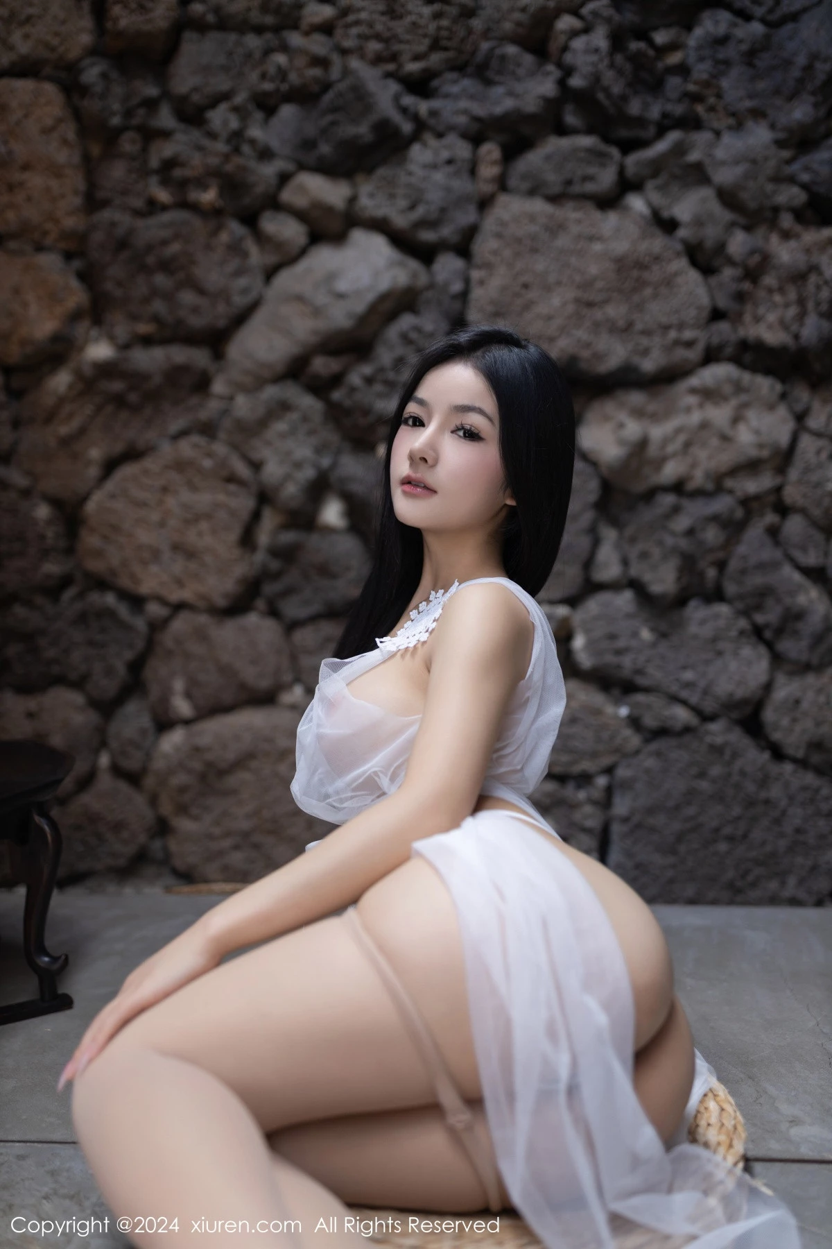 [[XiuRen秀人网]秀人网]No.8038_模特谭小灵性感白色轻薄连衣短裙配超薄肉丝秀惹火身段诱惑写真80P