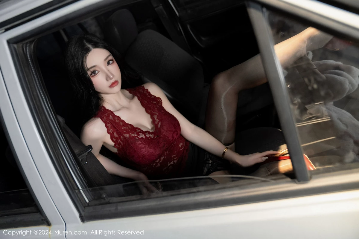 [[XiuRen秀人网]秀人网]No.7993_女神周于希Sally红色上衣配黑短裙露闪亮开档黑丝撩人诱惑写真83P