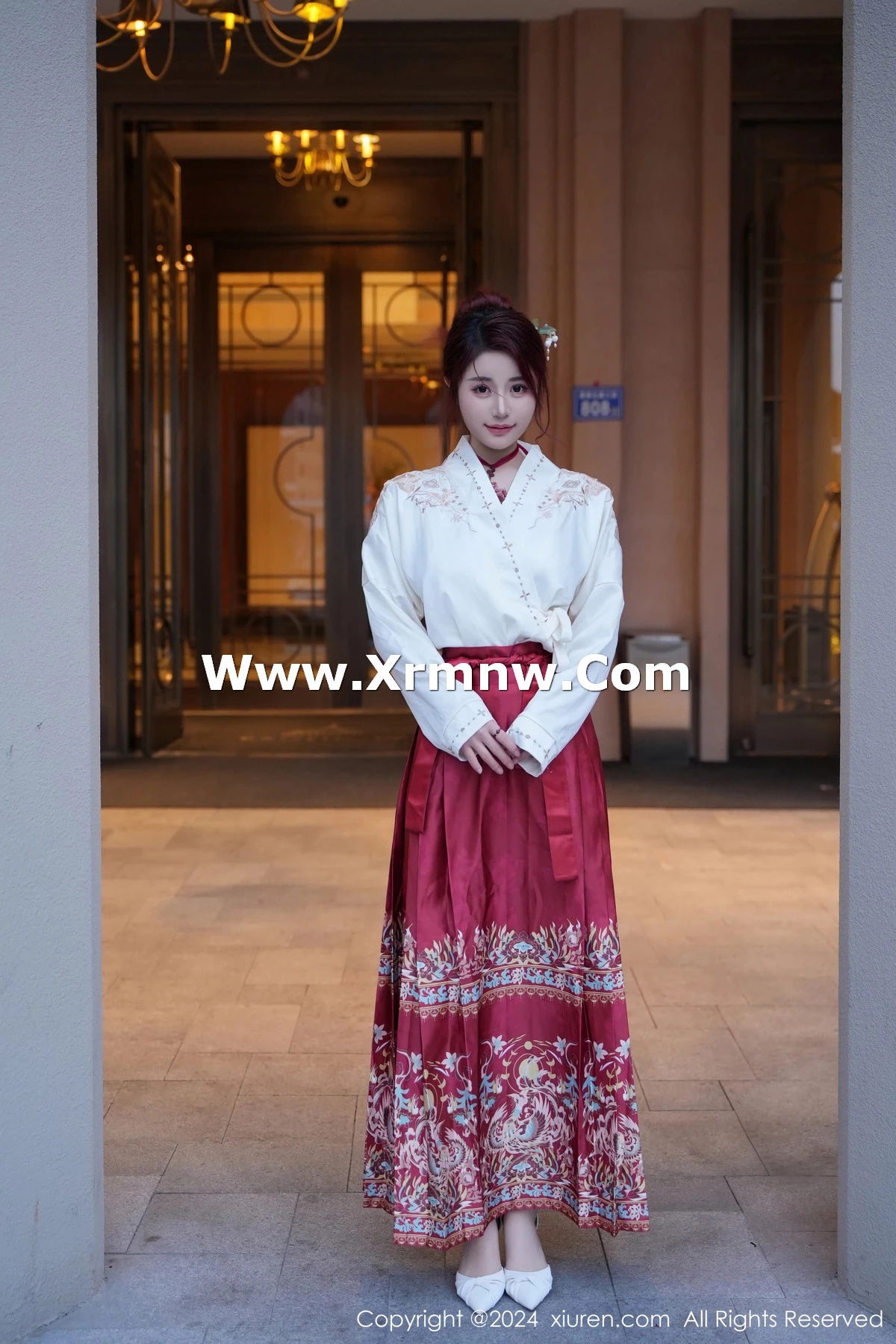 [[XiuRen秀人网]秀人网]No.7985_模特美七Mia性感红色轻透古装服配黑丝吊袜秀惹火身材诱惑写真70P