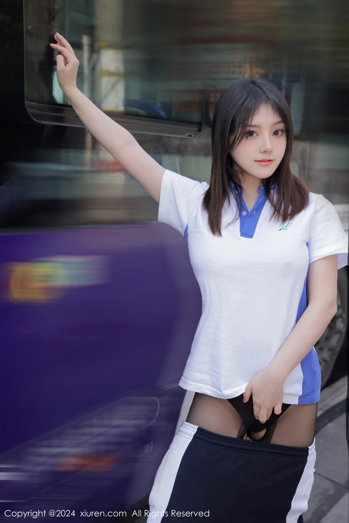 [[XiuRen秀人网]秀人网]No.7994_模特豆瓣酱公交车场景学妹制服露开档黑丝秀丰腴身材诱惑写真84P