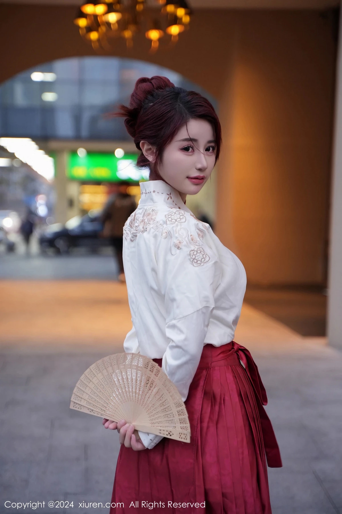 [[XiuRen秀人网]秀人网]No.7985_模特美七Mia性感红色轻透古装服配黑丝吊袜秀惹火身材诱惑写真70P