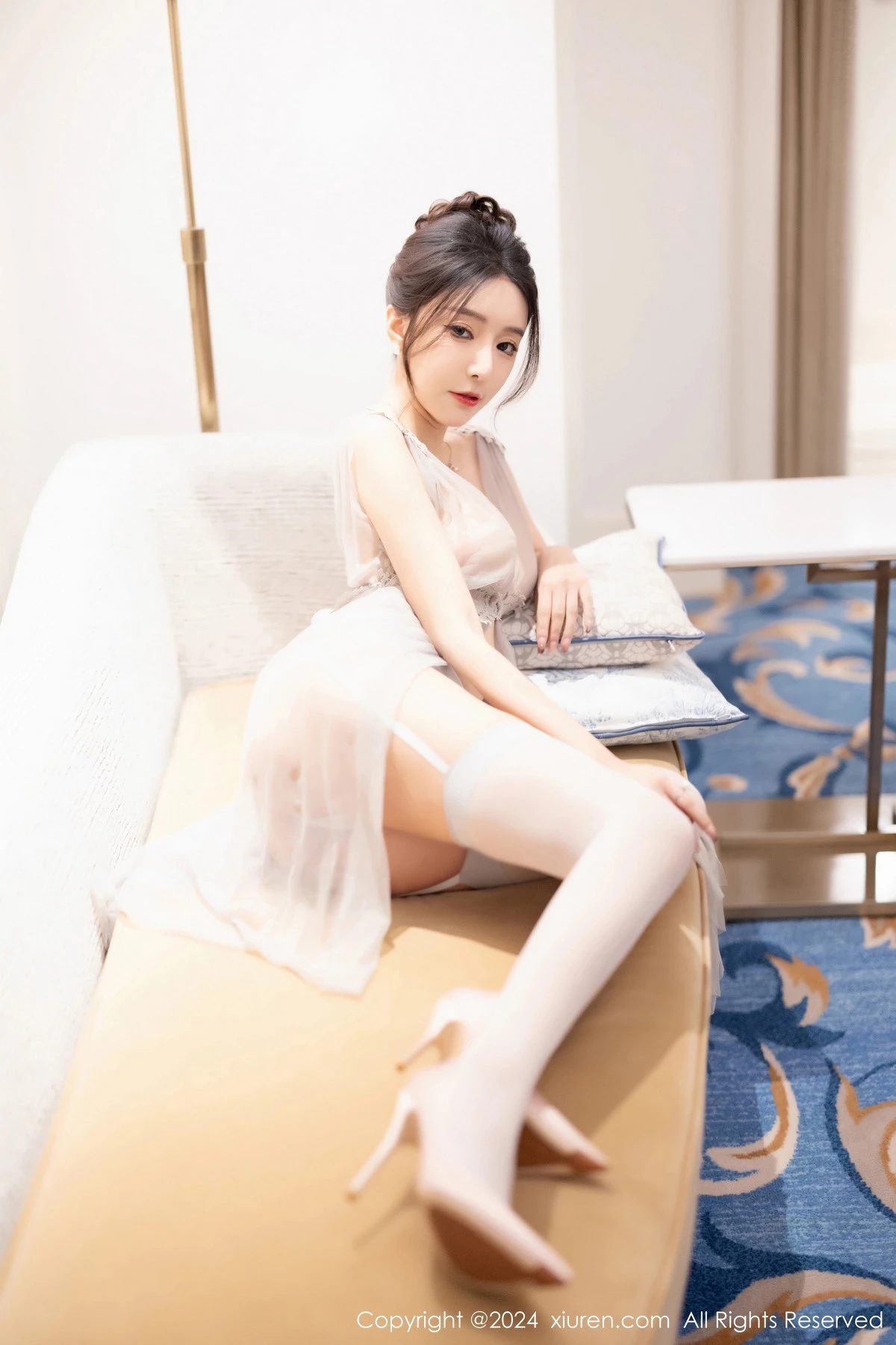 [[XiuRen秀人网]秀人网]No.7991_女神王馨瑶yanni淡黄露肩礼裙+灰色轻透情趣睡裙完美诱惑写真83P