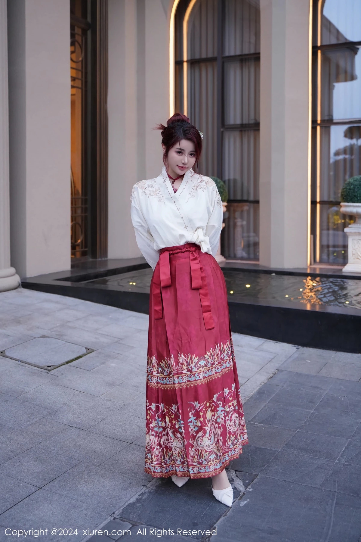 [[XiuRen秀人网]秀人网]No.7985_模特美七Mia性感红色轻透古装服配黑丝吊袜秀惹火身材诱惑写真70P