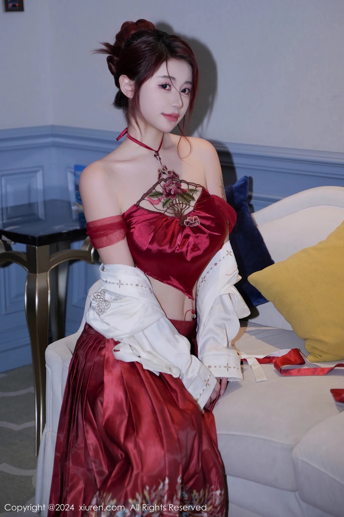 [[XiuRen秀人网]秀人网]No.7985_模特美七Mia性感红色轻透古装服配黑丝吊袜秀惹火身材诱惑写真70P