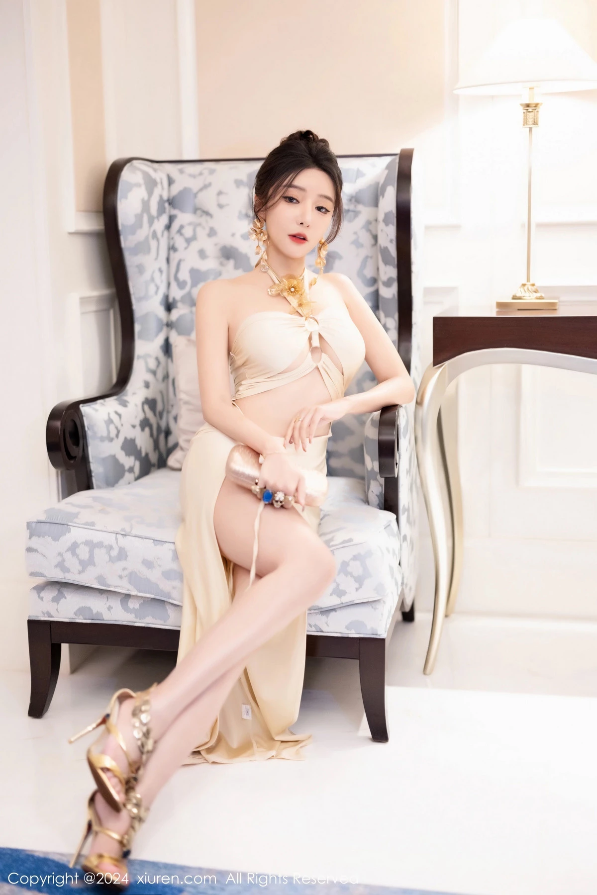 [[XiuRen秀人网]秀人网]No.7991_女神王馨瑶yanni淡黄露肩礼裙+灰色轻透情趣睡裙完美诱惑写真83P