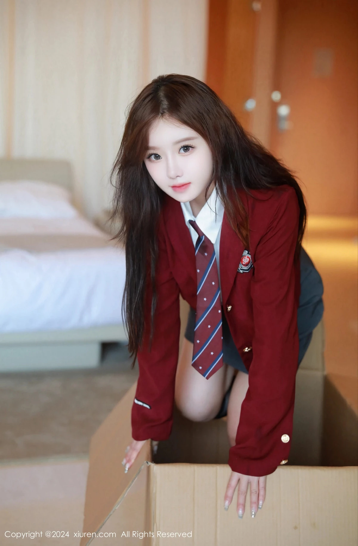 [[XiuRen秀人网]秀人网]No.8044_模特小薯条nienie性感红色制服露黑色线式情趣内衣惹火诱惑写真74P