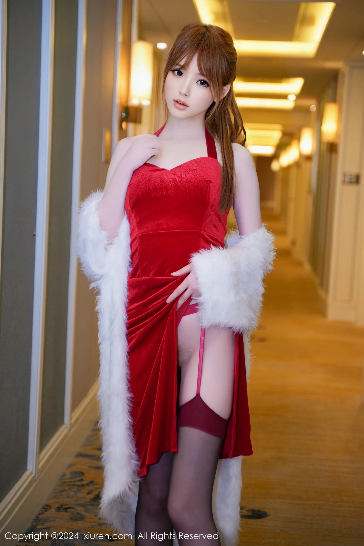 [[XiuRen秀人网]秀人网]No.8040_新人模特梦灵儿Mini红色连衣短裙配黑丝吊袜秀完美身材诱惑写真62P