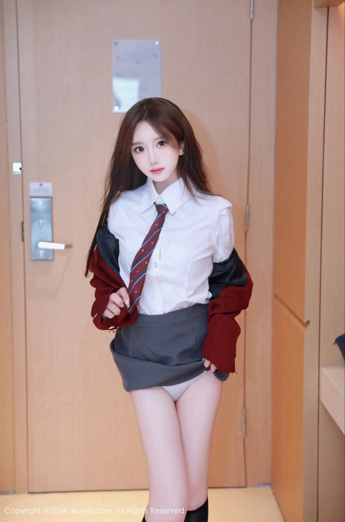 [[XiuRen秀人网]秀人网]No.8044_模特小薯条nienie性感红色制服露黑色线式情趣内衣惹火诱惑写真74P