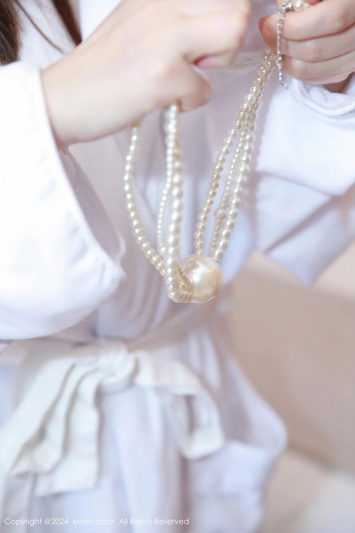 [[XiuRen秀人网]秀人网]No.8044_模特小薯条nienie性感红色制服露黑色线式情趣内衣惹火诱惑写真74P