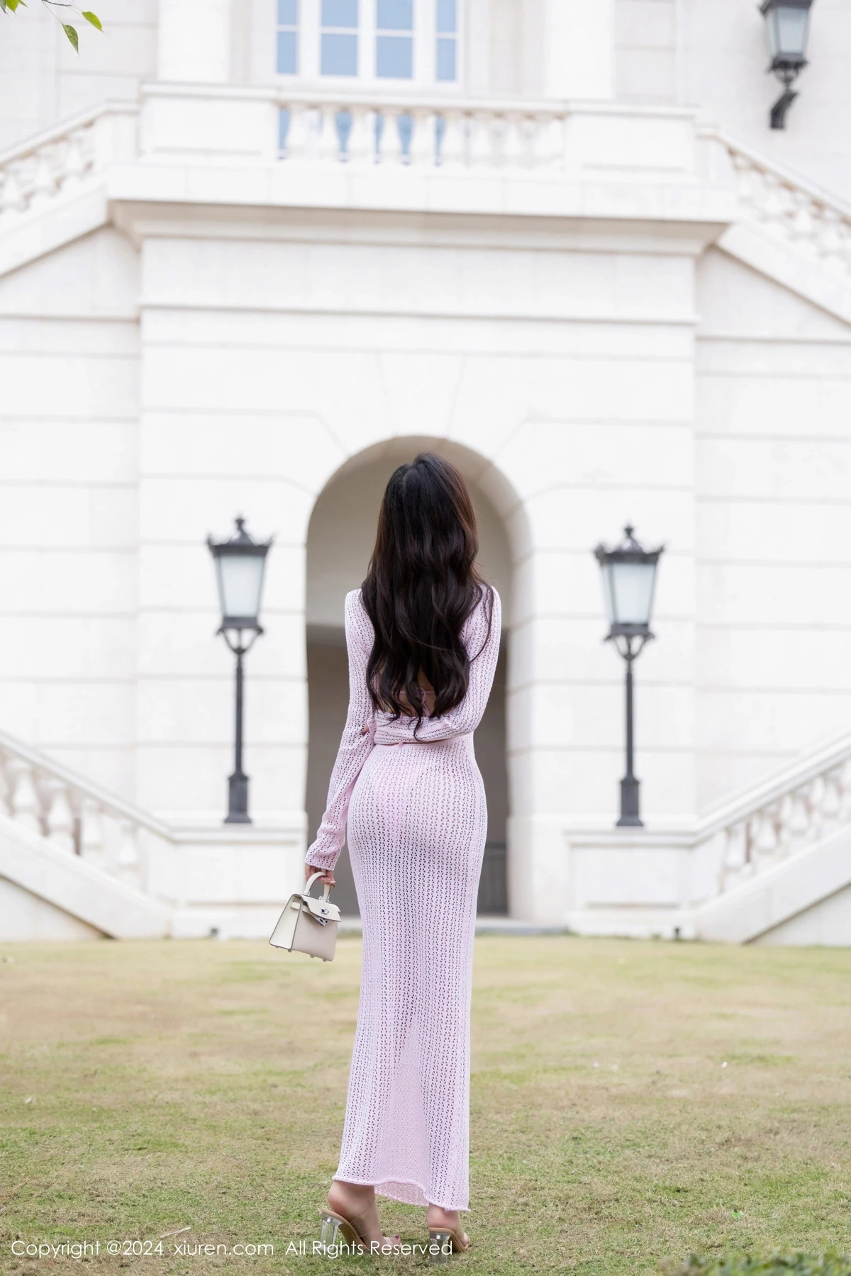 [[XiuRen秀人网]秀人网]No.8055_女神王馨瑶yanni黑色轻透情趣服+粉色比基尼秀完美身材诱惑写真81P