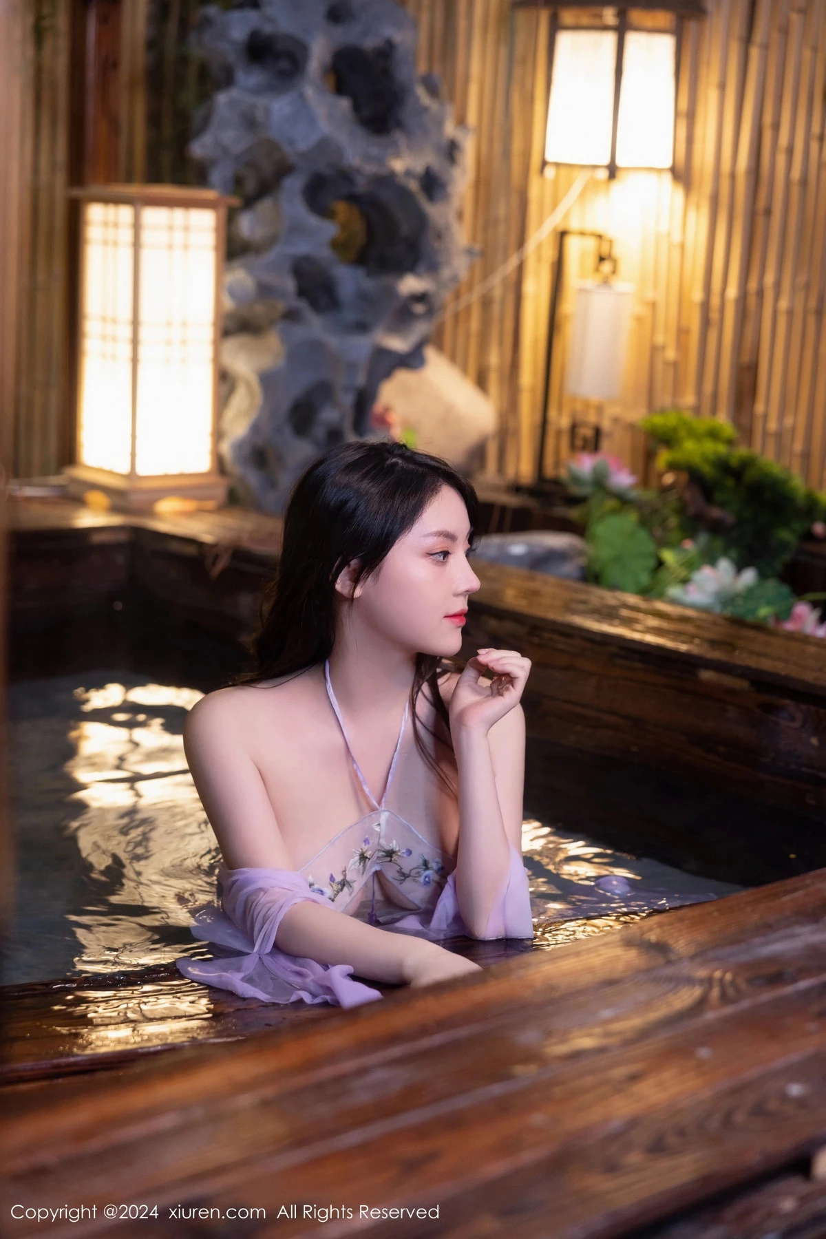 [[XiuRen秀人网]秀人网]No.8059_模特豆瓣酱性感轻透紫色古装服饰透视秀惹火身材极致诱惑写真80P