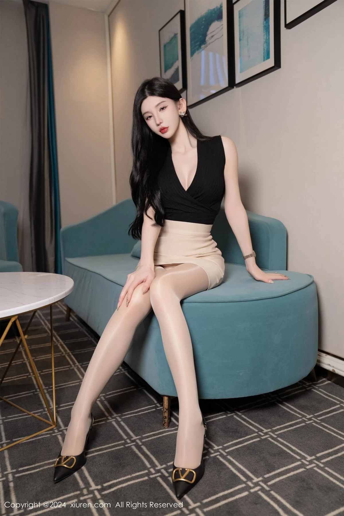 [[XiuRen秀人网]秀人网]No.8057_女神周于希Sally性感黑色情趣服饰配破烂黑丝秀翘臀美腿诱惑写真112P