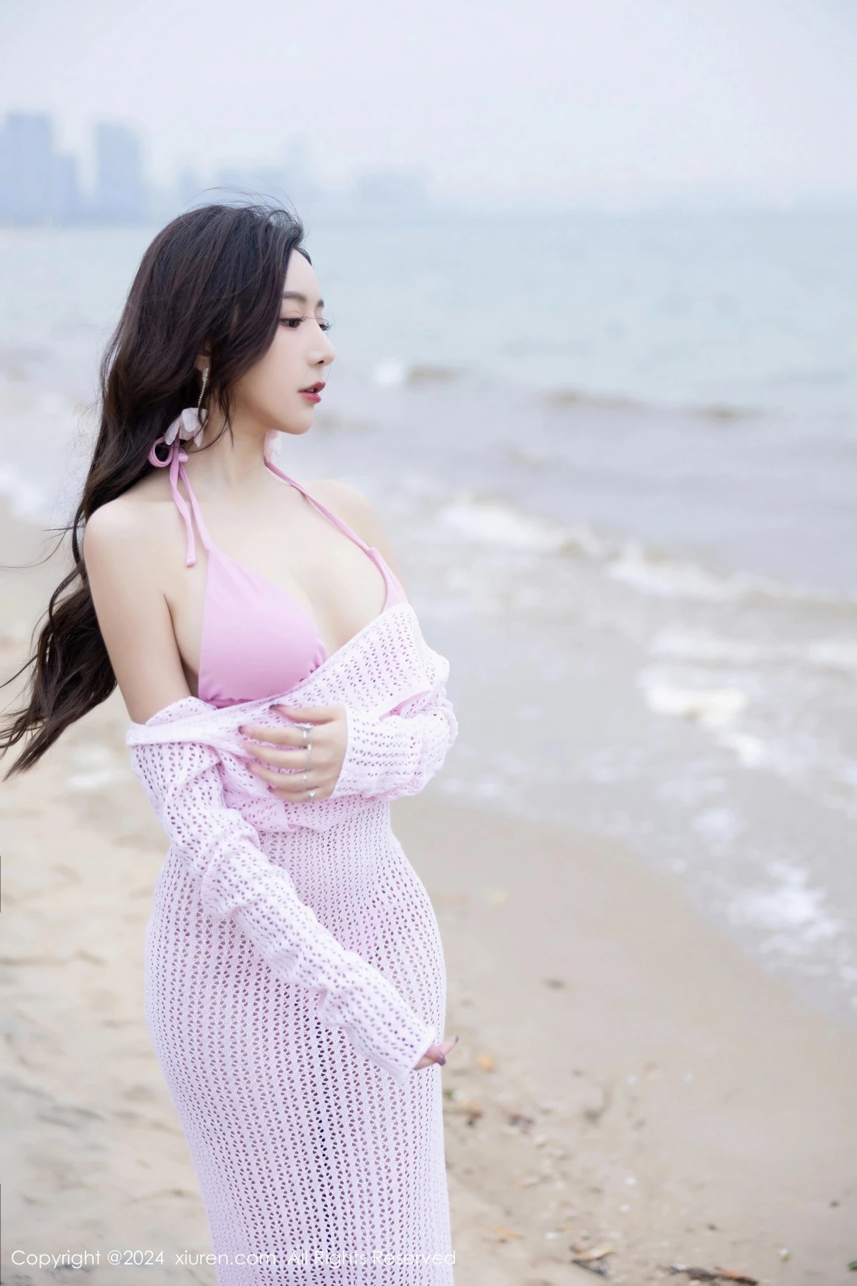 [[XiuRen秀人网]秀人网]No.8055_女神王馨瑶yanni黑色轻透情趣服+粉色比基尼秀完美身材诱惑写真81P