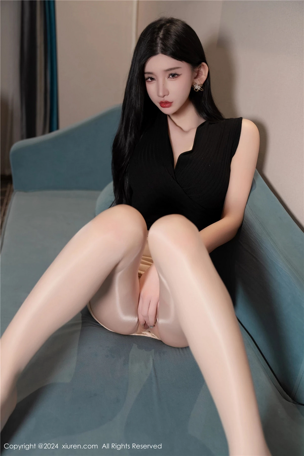 [[XiuRen秀人网]秀人网]No.8057_女神周于希Sally性感黑色情趣服饰配破烂黑丝秀翘臀美腿诱惑写真112P