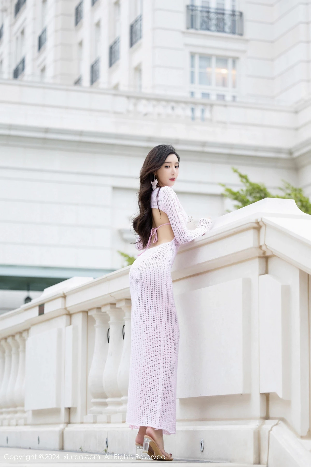 [[XiuRen秀人网]秀人网]No.8055_女神王馨瑶yanni黑色轻透情趣服+粉色比基尼秀完美身材诱惑写真81P