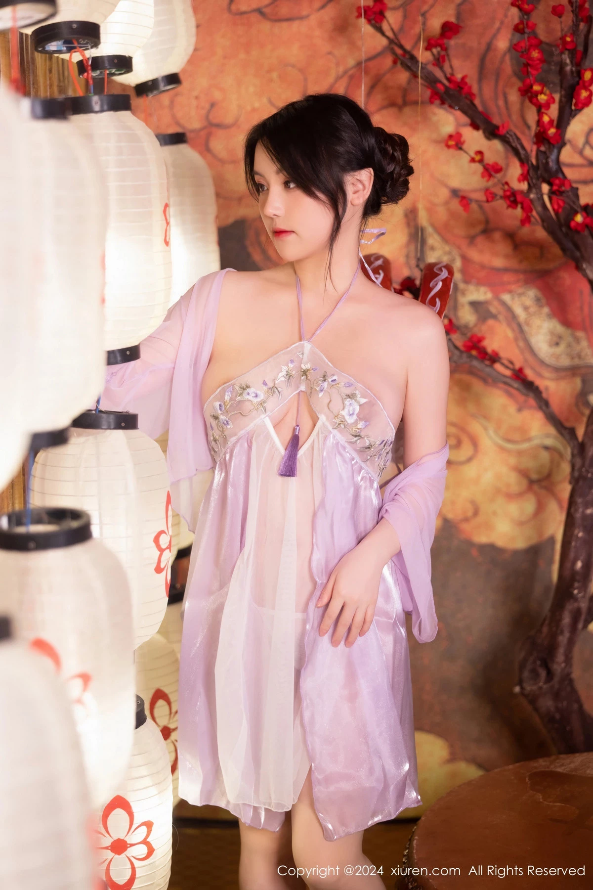 [[XiuRen秀人网]秀人网]No.8059_模特豆瓣酱性感轻透紫色古装服饰透视秀惹火身材极致诱惑写真80P
