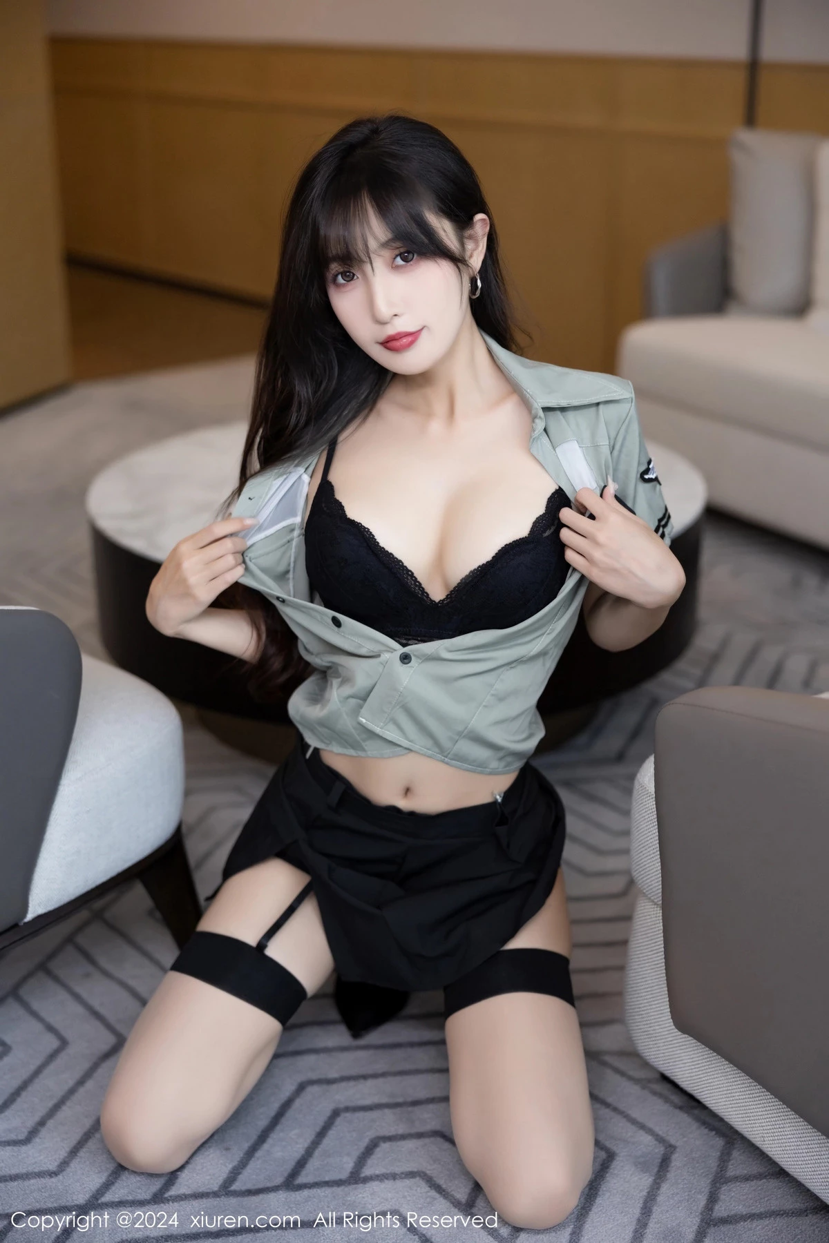 [[XiuRen秀人网]秀人网]No.8064_模特林星阑性感制服露黑色内衣配黑丝吊袜秀曼妙身姿诱惑写真84P