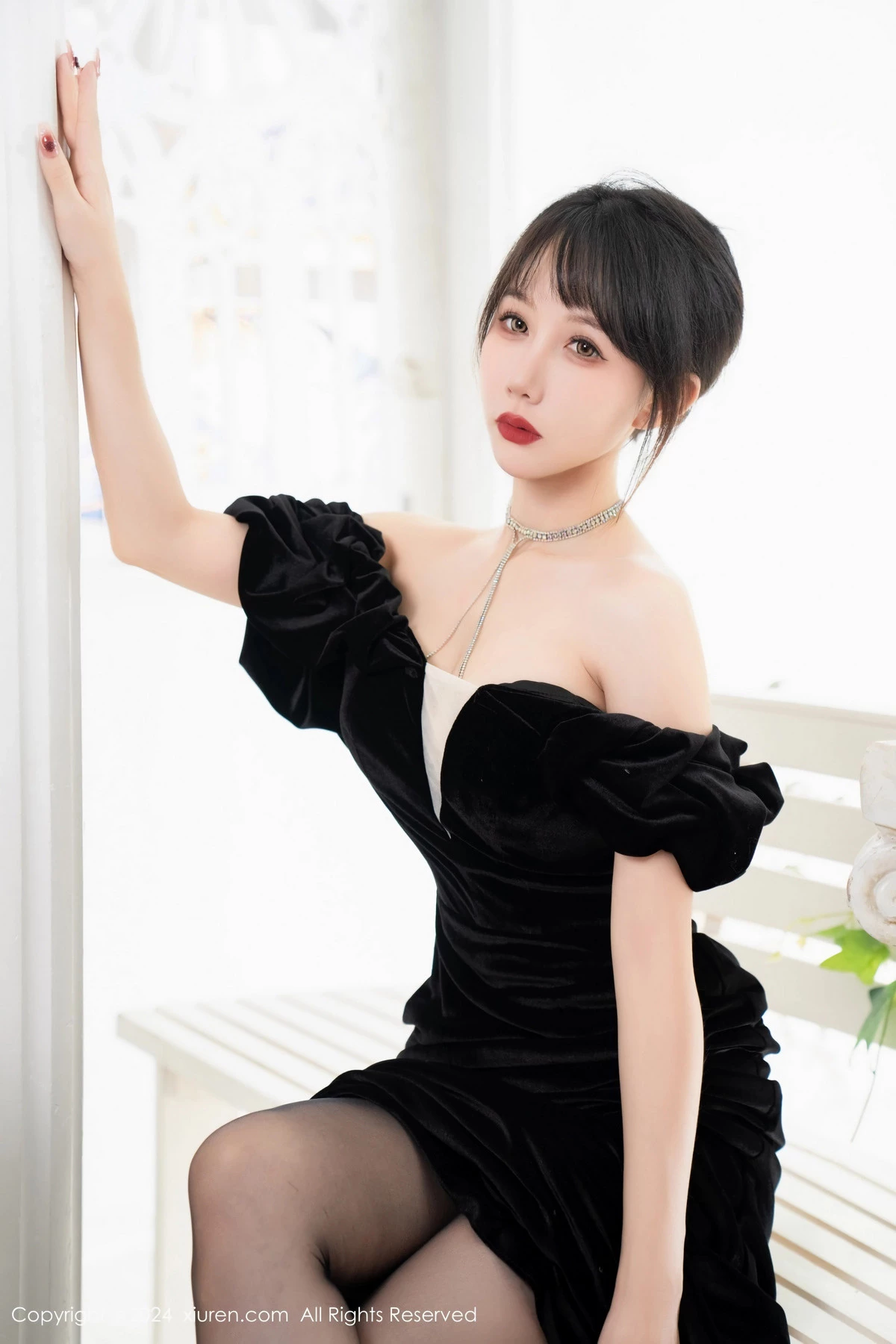 [[XiuRen秀人网]秀人网]No.8070_模特波巧酱性感黑色长裙露黑色蕾丝内衣配超薄黑丝极致魅惑写真87P