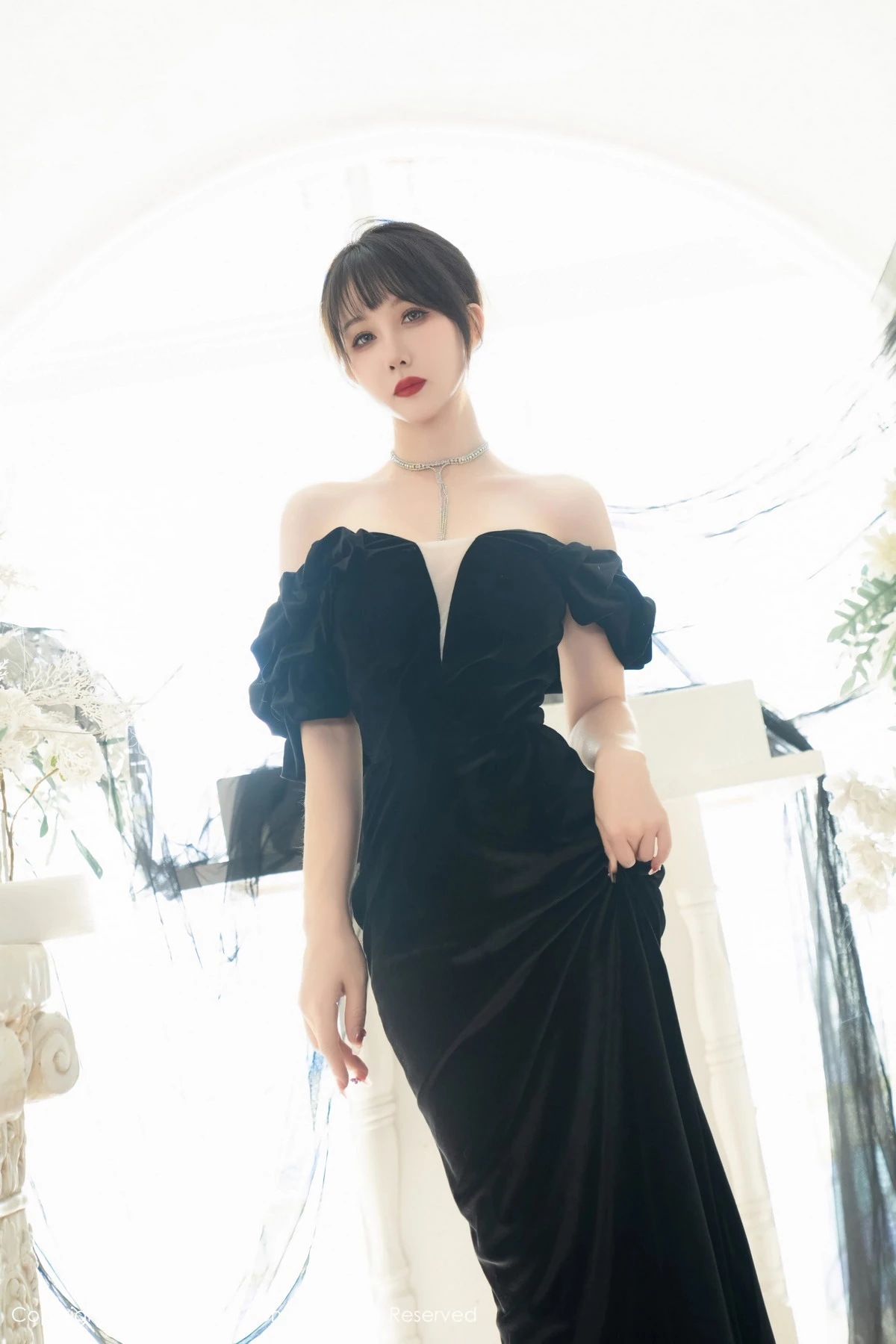 [[XiuRen秀人网]秀人网]No.8070_模特波巧酱性感黑色长裙露黑色蕾丝内衣配超薄黑丝极致魅惑写真87P