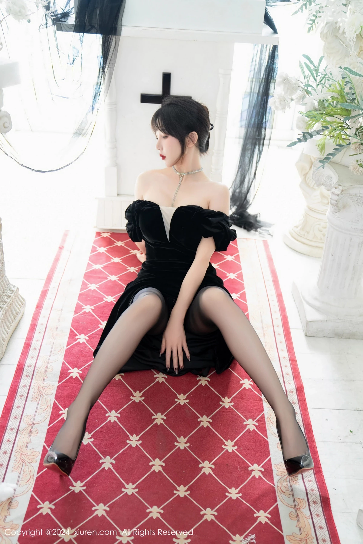 [[XiuRen秀人网]秀人网]No.8070_模特波巧酱性感黑色长裙露黑色蕾丝内衣配超薄黑丝极致魅惑写真87P