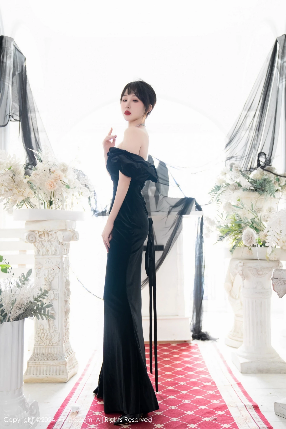[[XiuRen秀人网]秀人网]No.8070_模特波巧酱性感黑色长裙露黑色蕾丝内衣配超薄黑丝极致魅惑写真87P