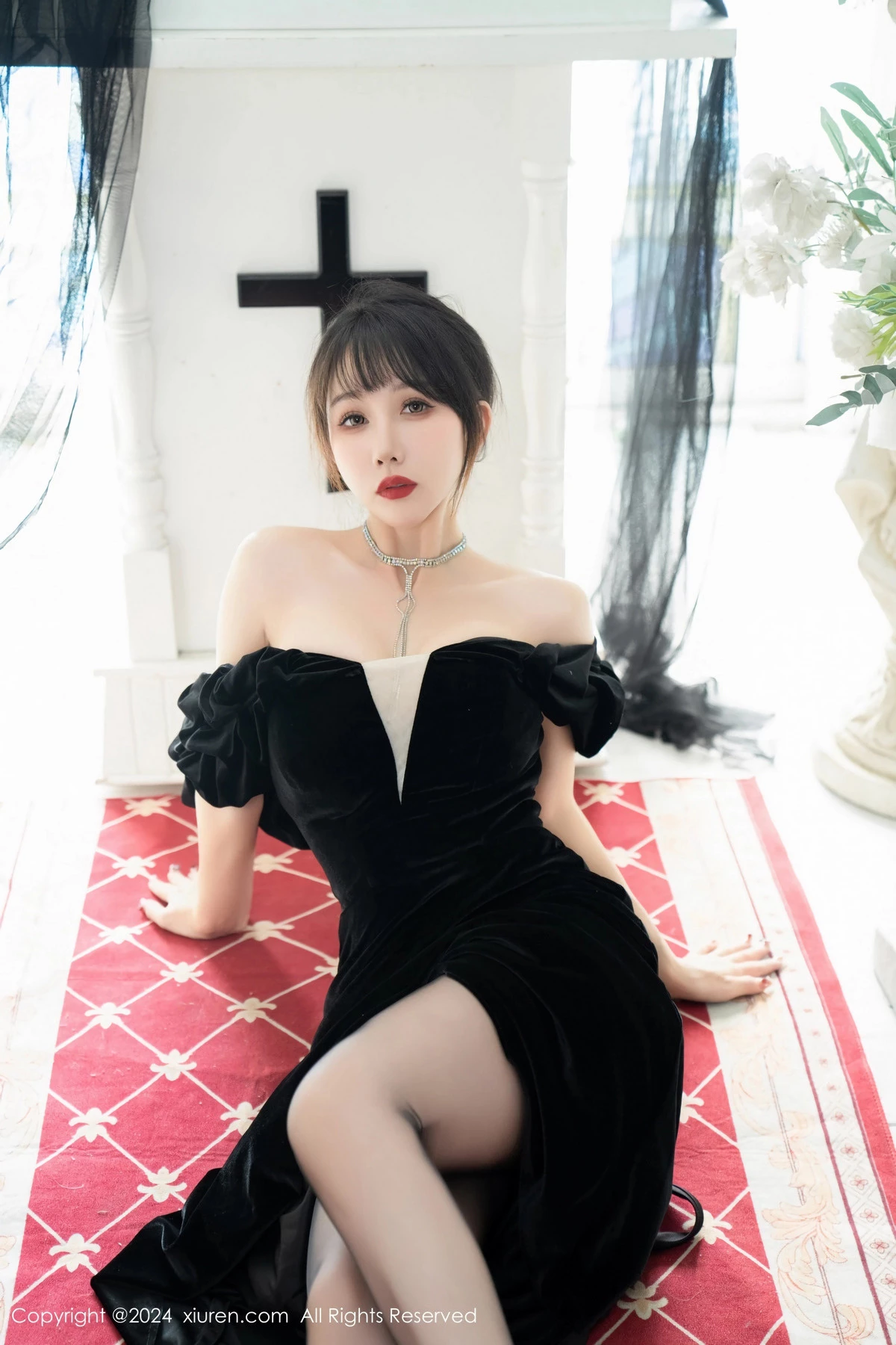 [[XiuRen秀人网]秀人网]No.8070_模特波巧酱性感黑色长裙露黑色蕾丝内衣配超薄黑丝极致魅惑写真87P