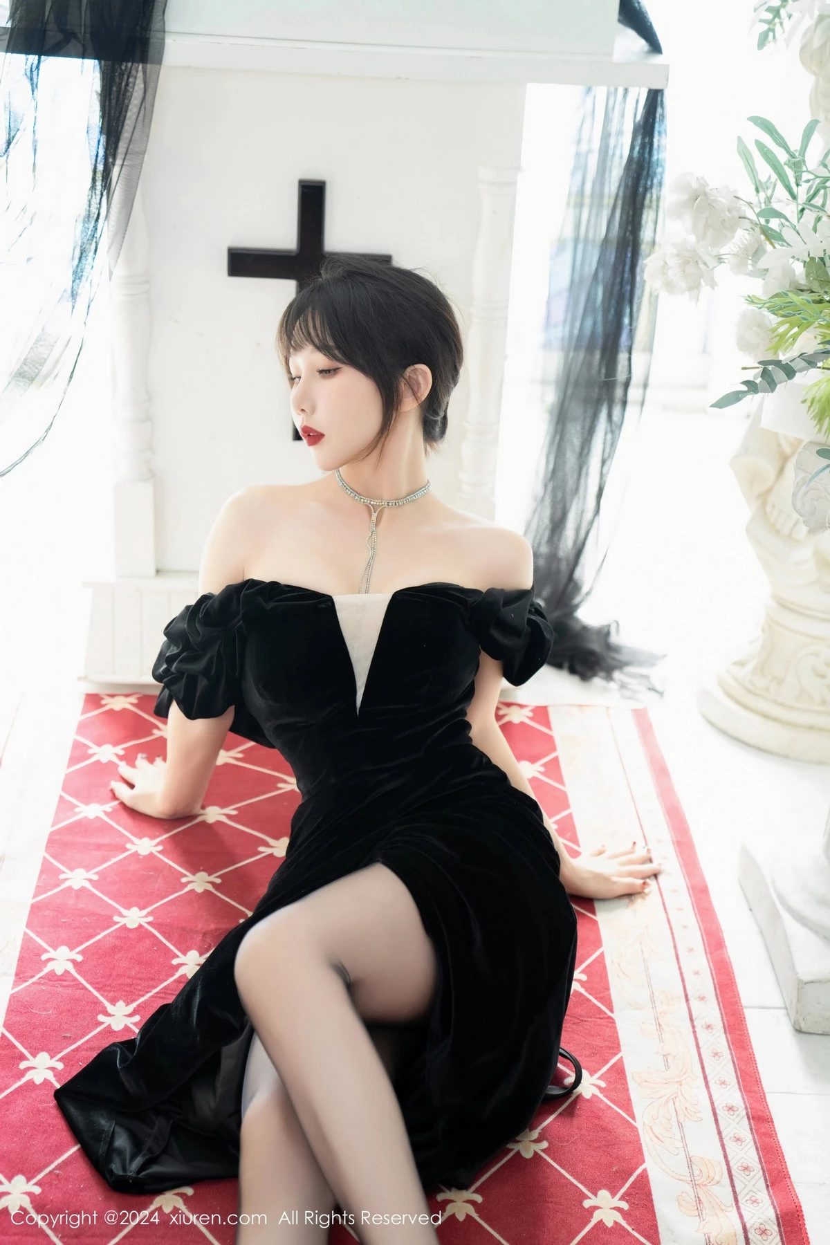 [[XiuRen秀人网]秀人网]No.8070_模特波巧酱性感黑色长裙露黑色蕾丝内衣配超薄黑丝极致魅惑写真87P
