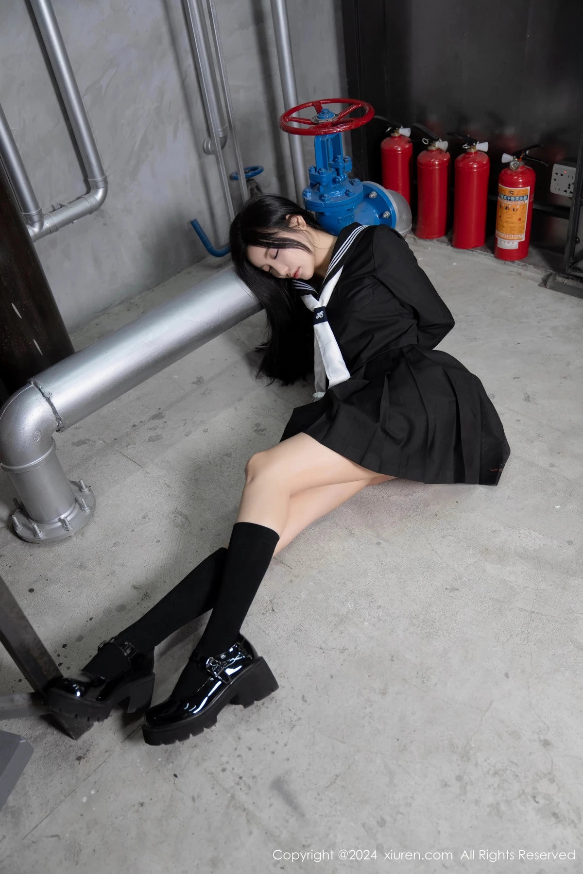 [[XiuRen秀人网]秀人网]No.8080_女神杨晨晨Yome性感黑色制服露黄色内衣秀丰腴身材完美诱惑写真90P