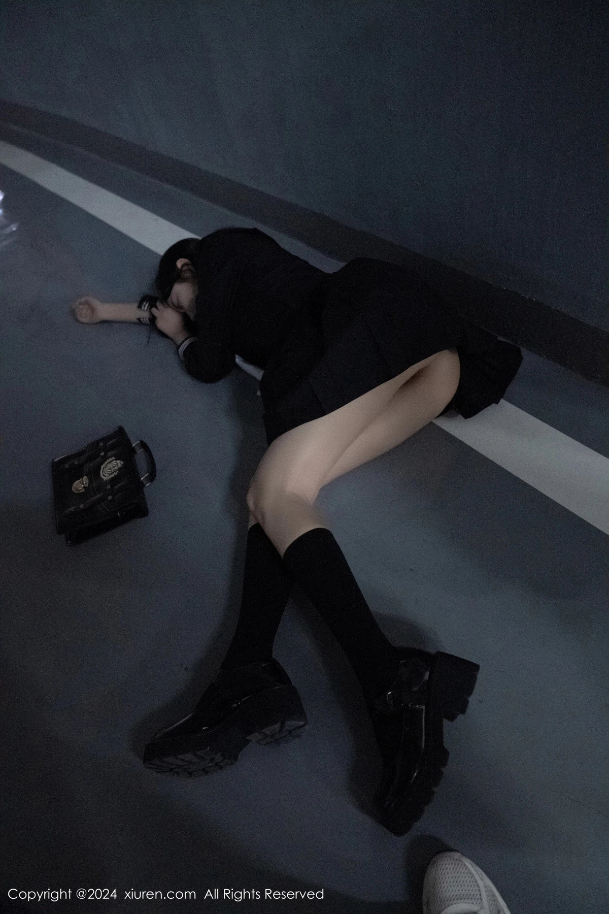 [[XiuRen秀人网]秀人网]No.8080_女神杨晨晨Yome性感黑色制服露黄色内衣秀丰腴身材完美诱惑写真90P