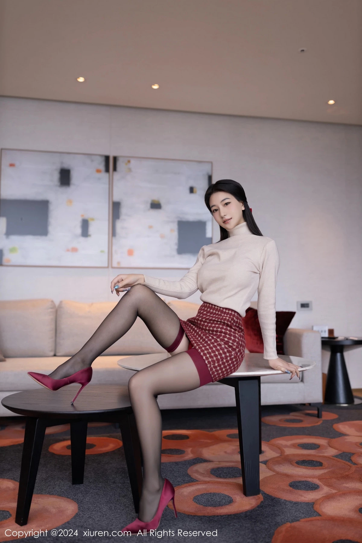 [[XiuRen秀人网]秀人网]No.8074_模特熊小诺性感红色情趣服饰配黑色网格袜丝秀曼妙身姿诱惑写真80P