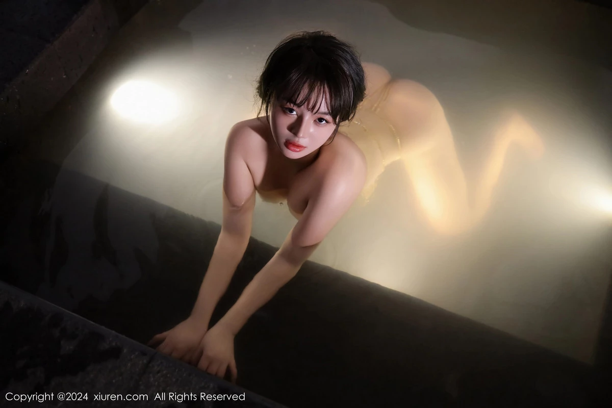 [[XiuRen秀人网]秀人网]No.8075_模特沈思怡室内温泉性感链式情趣服饰秀惹火身材极致诱惑写真74P