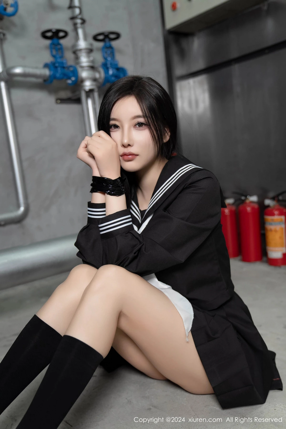 [[XiuRen秀人网]秀人网]No.8080_女神杨晨晨Yome性感黑色制服露黄色内衣秀丰腴身材完美诱惑写真90P