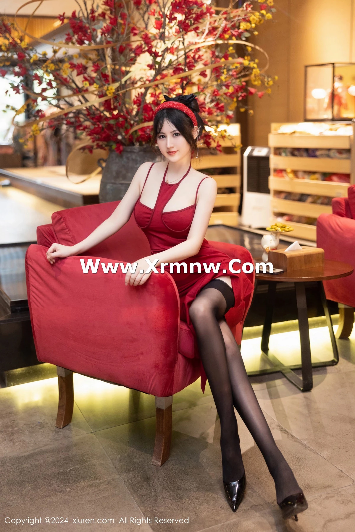 [[XiuRen秀人网]秀人网]No.8078_模特诗诗kiki新年主题性感红色情趣短裙配黑丝吊袜迷人诱惑写真78P