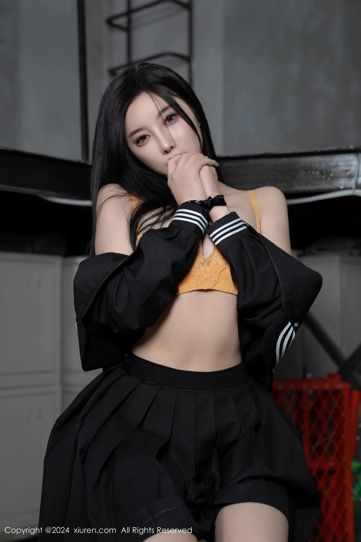 [[XiuRen秀人网]秀人网]No.8080_女神杨晨晨Yome性感黑色制服露黄色内衣秀丰腴身材完美诱惑写真90P