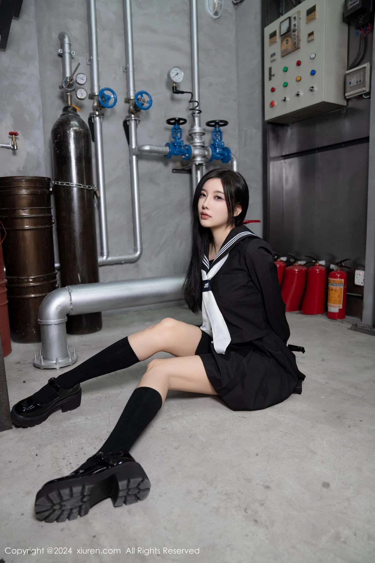 [[XiuRen秀人网]秀人网]No.8080_女神杨晨晨Yome性感黑色制服露黄色内衣秀丰腴身材完美诱惑写真90P