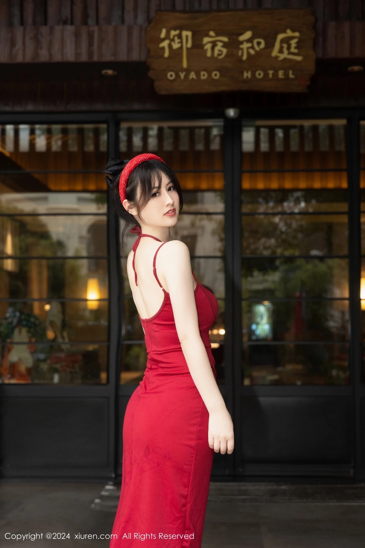 [[XiuRen秀人网]秀人网]No.8078_模特诗诗kiki新年主题性感红色情趣短裙配黑丝吊袜迷人诱惑写真78P