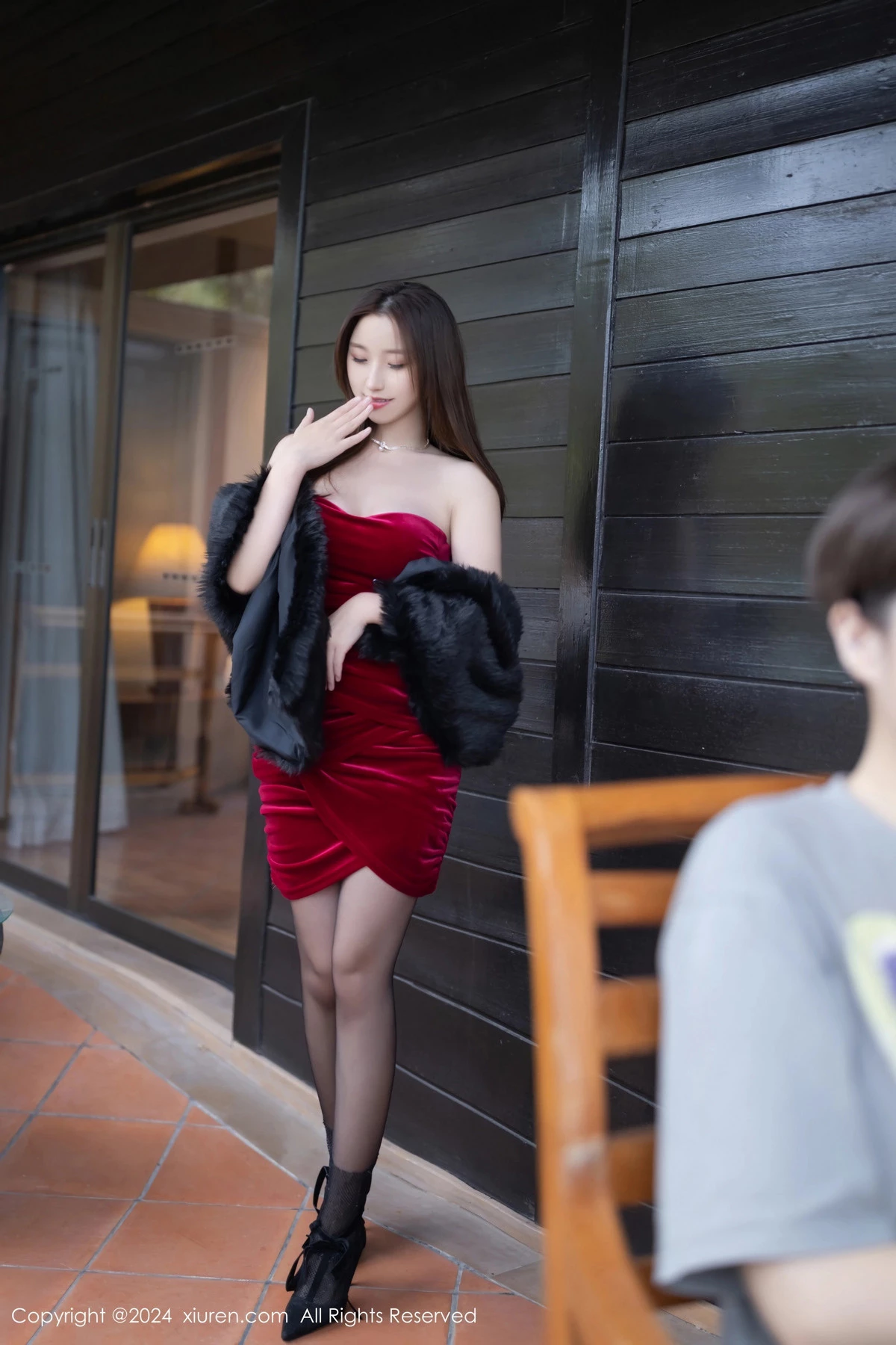 [[XiuRen秀人网]秀人网]No.8077_模特杏子Yada性感红色连衣短裙露黑色内衣秀曼妙身姿诱惑写真82P