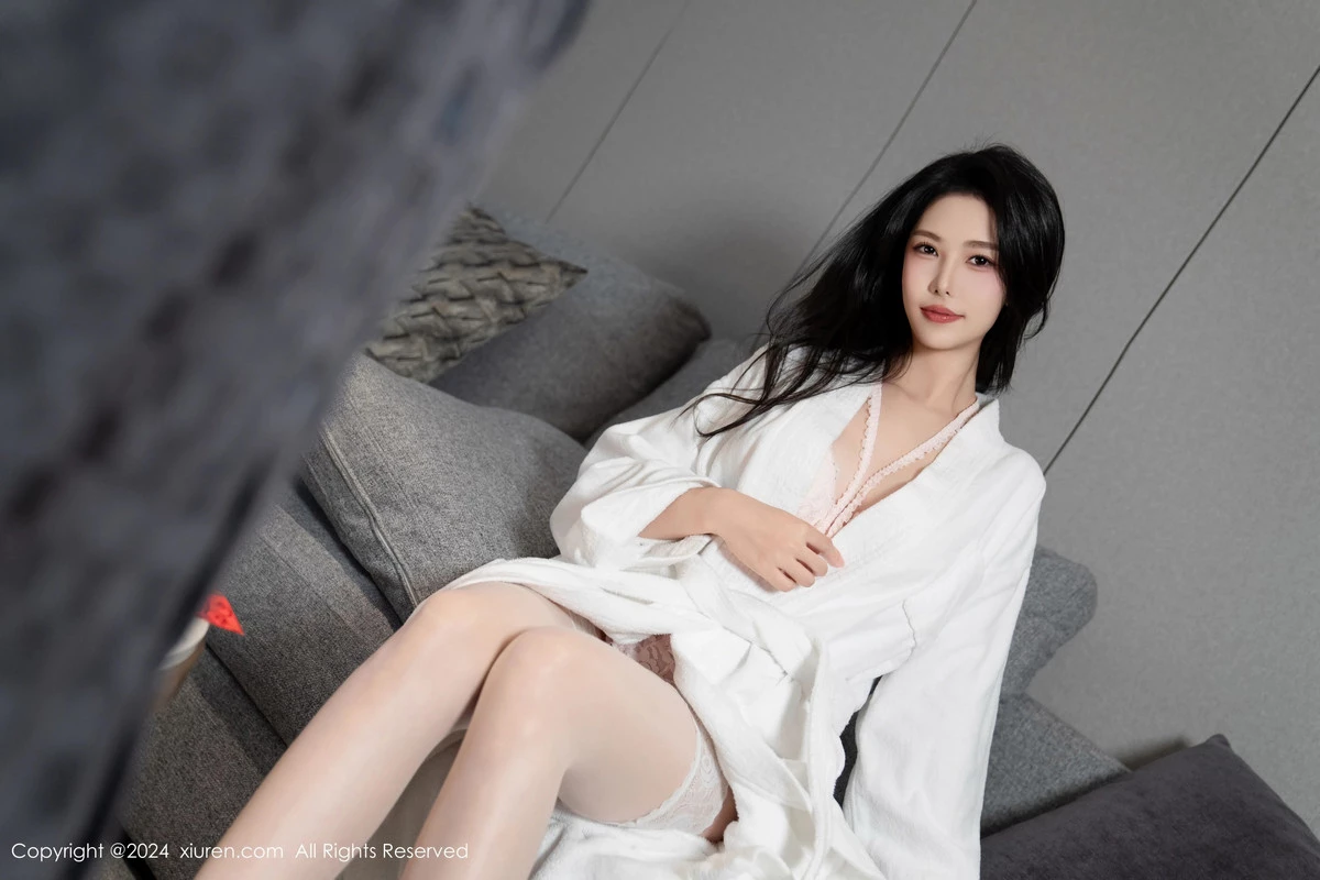 [[XiuRen秀人网]秀人网]No.8086_模特利世情节拍摄性感浅粉上衣配短裙露淡粉内衣完美诱惑写真105P