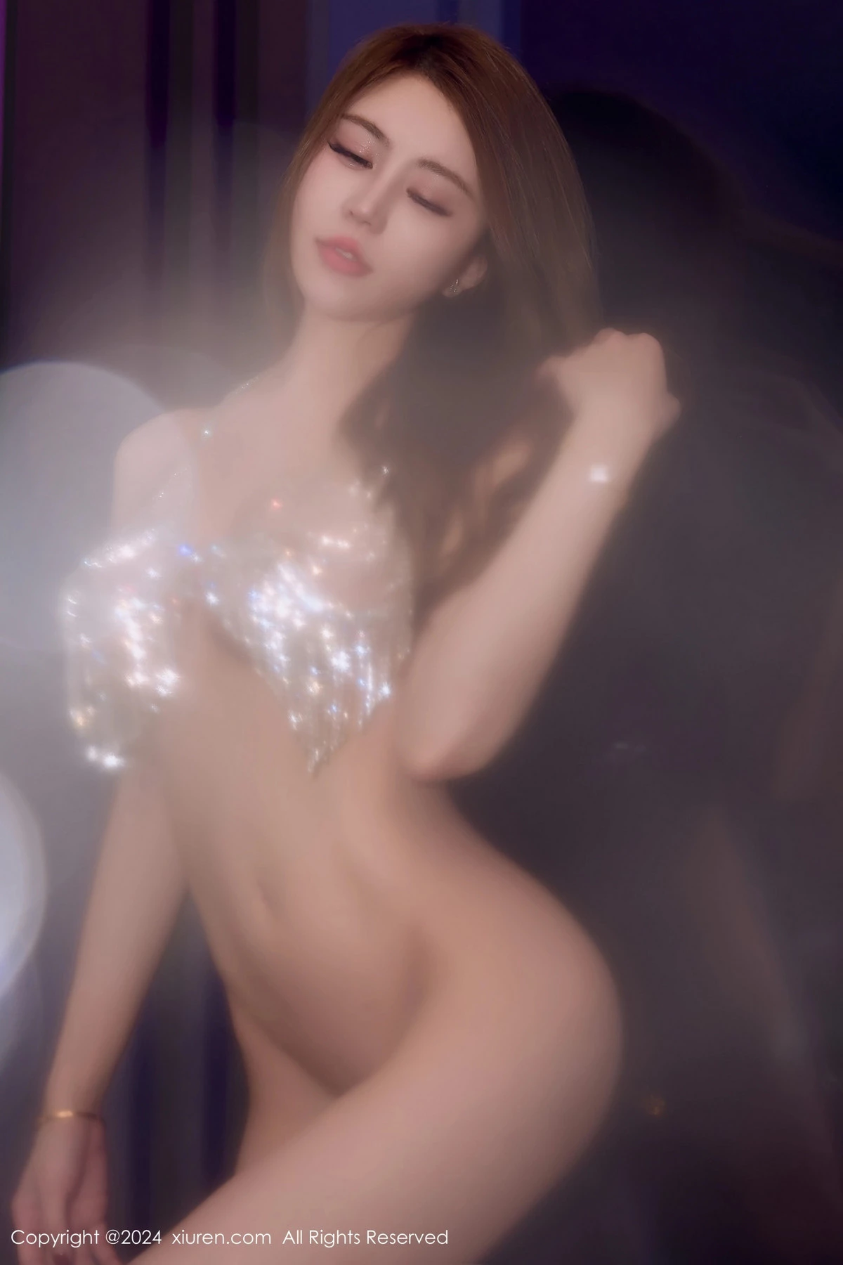 [[XiuRen秀人网]秀人网]No.8082_模特tina_甜仔泳池拍摄性感银色比基尼秀凹凸身材完美诱惑写真58P