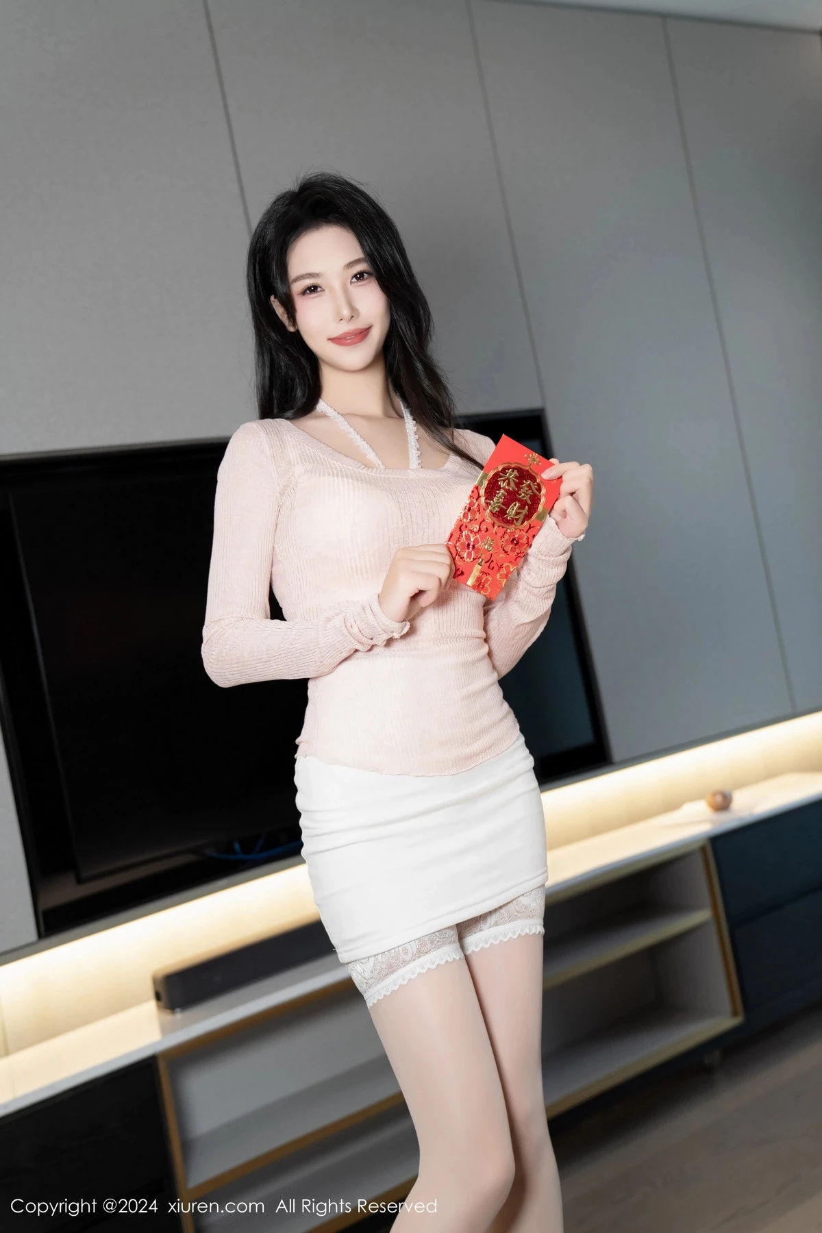 [[XiuRen秀人网]秀人网]No.8086_模特利世情节拍摄性感浅粉上衣配短裙露淡粉内衣完美诱惑写真105P