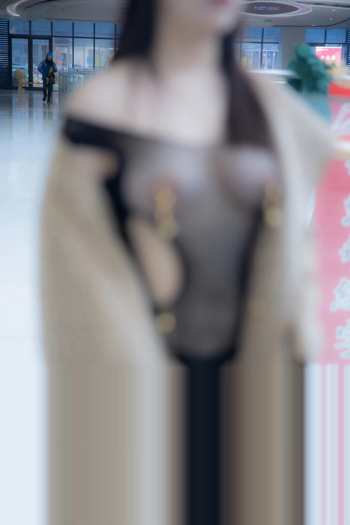 [[XiuRen秀人网]秀人网]No.8099_模特合集豆瓣酱商场场景性感黑色情趣服饰秀惹火身材诱惑写真84P