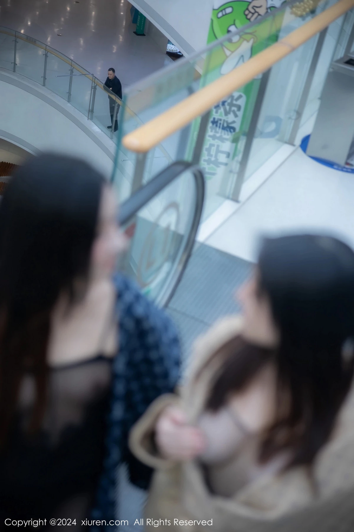 [[XiuRen秀人网]秀人网]No.8099_模特合集豆瓣酱商场场景性感黑色情趣服饰秀惹火身材诱惑写真84P