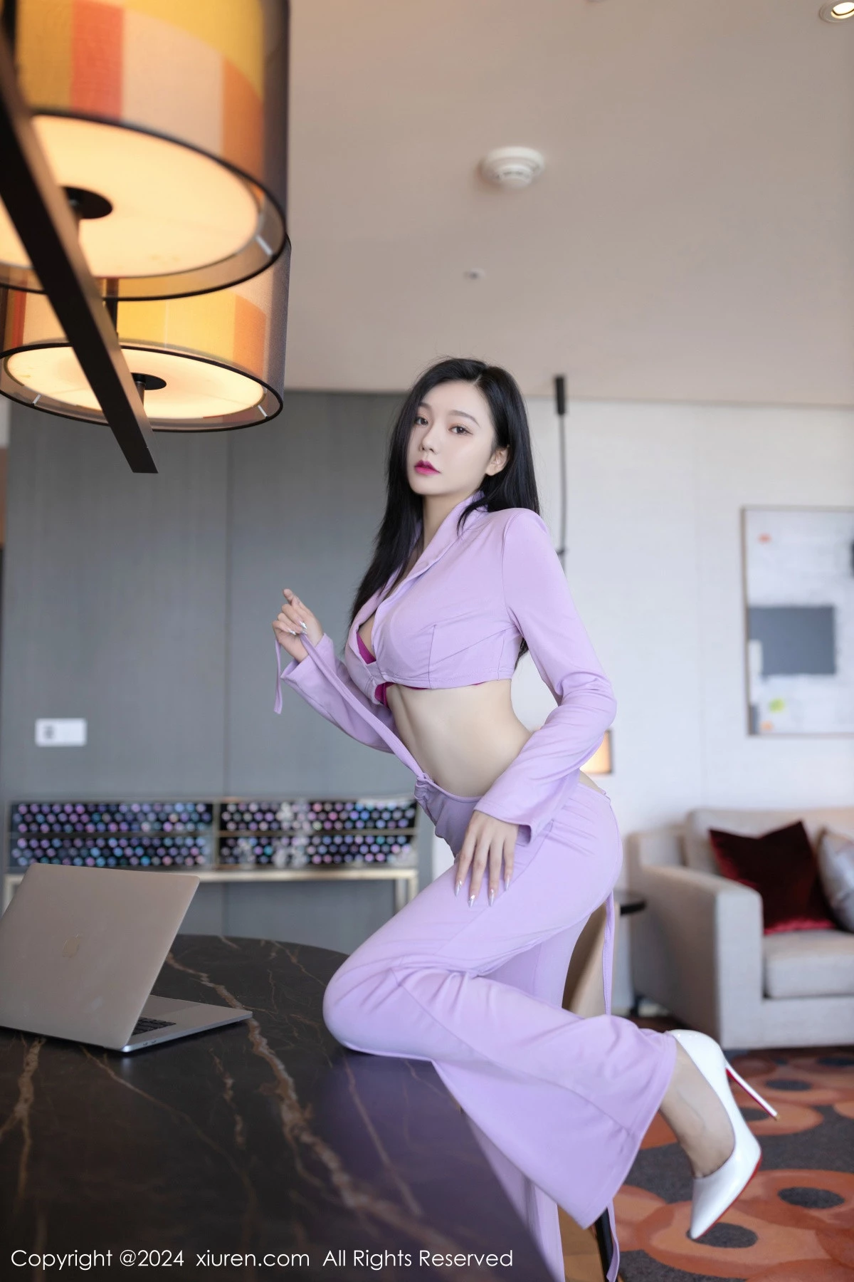 [[XiuRen秀人网]秀人网]No.8006_模特安然anran性感淡粉套装露紫红色内衣配白丝袜完美诱惑写真80P