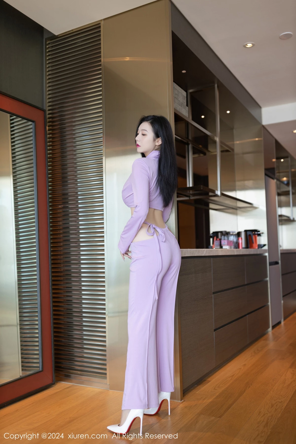 [[XiuRen秀人网]秀人网]No.8006_模特安然anran性感淡粉套装露紫红色内衣配白丝袜完美诱惑写真80P