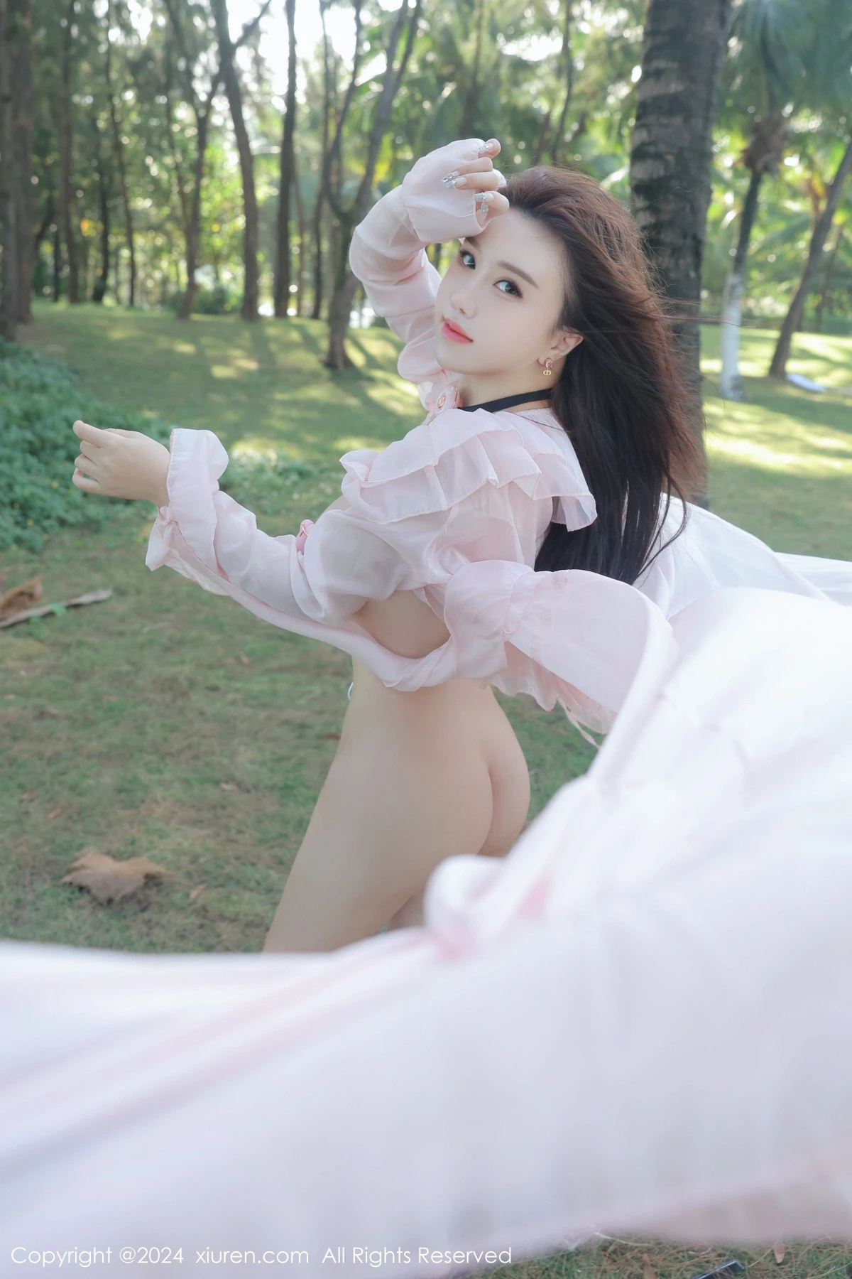 [[XiuRen秀人网]秀人网]No.8007_模特小薯条nienie户外性感粉色薄纱长裙半脱秀惹火身材诱惑写真59P