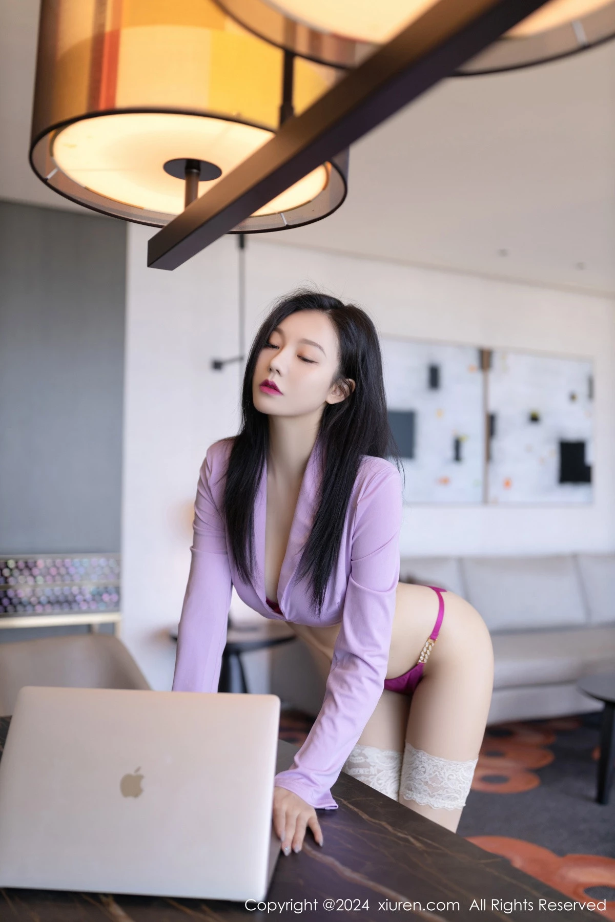 [[XiuRen秀人网]秀人网]No.8006_模特安然anran性感淡粉套装露紫红色内衣配白丝袜完美诱惑写真80P