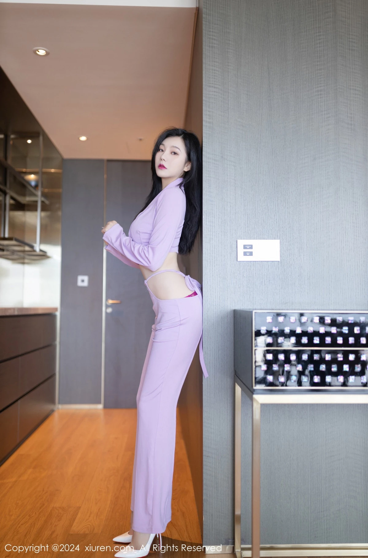 [[XiuRen秀人网]秀人网]No.8006_模特安然anran性感淡粉套装露紫红色内衣配白丝袜完美诱惑写真80P