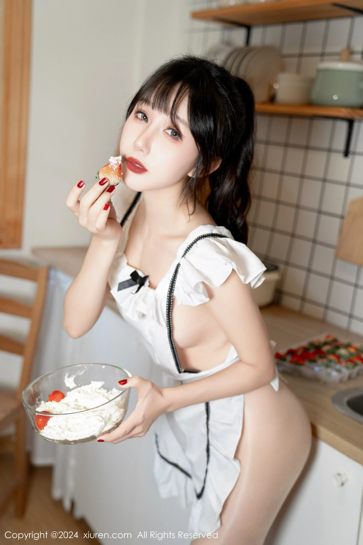 [[XiuRen秀人网]秀人网]No.8004_模特波巧酱性感美艳小厨娘露超薄闪亮肉丝秀魔鬼身材诱惑写真75P