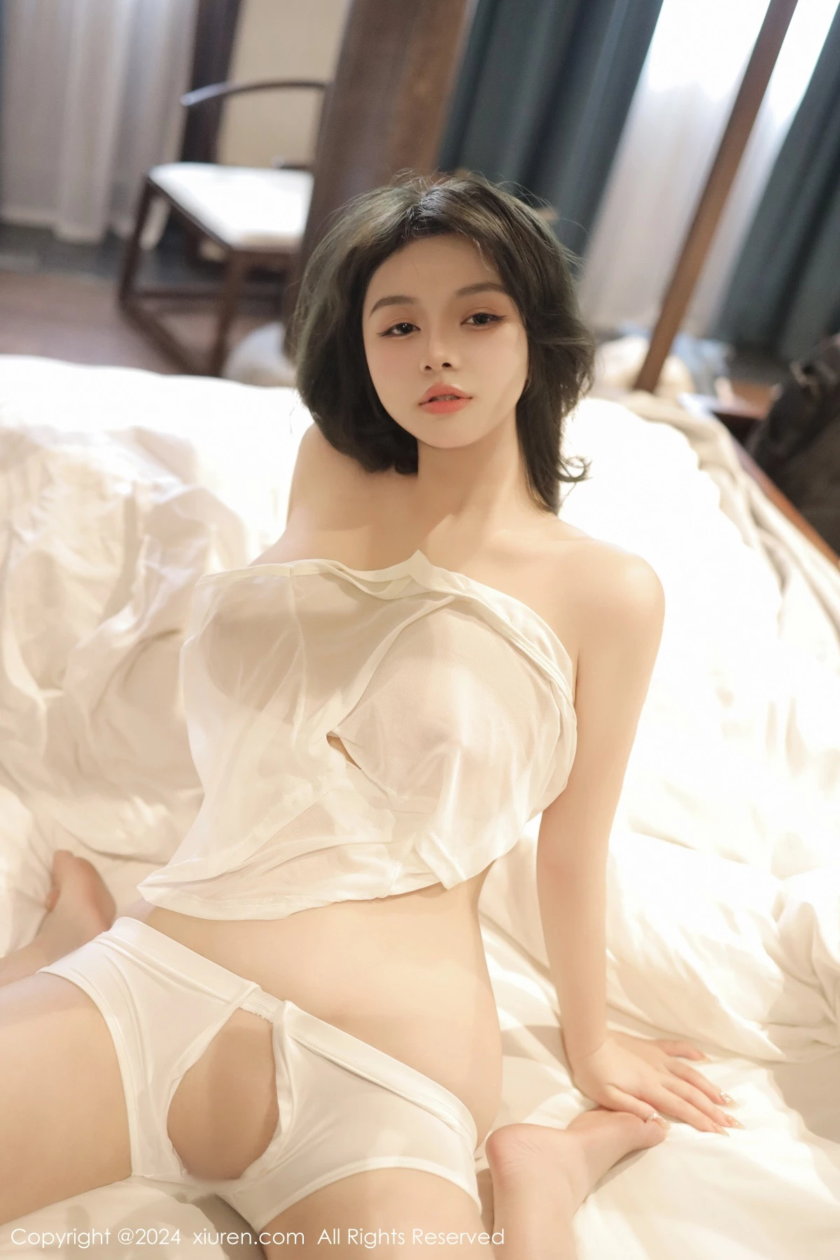 [[XiuRen秀人网]秀人网]No.8002_新人模特沈思怡私房床上性感白色轻透睡衣秀完美身材诱惑写真80P